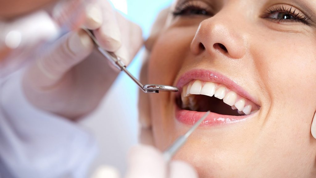 Teeth care in adults