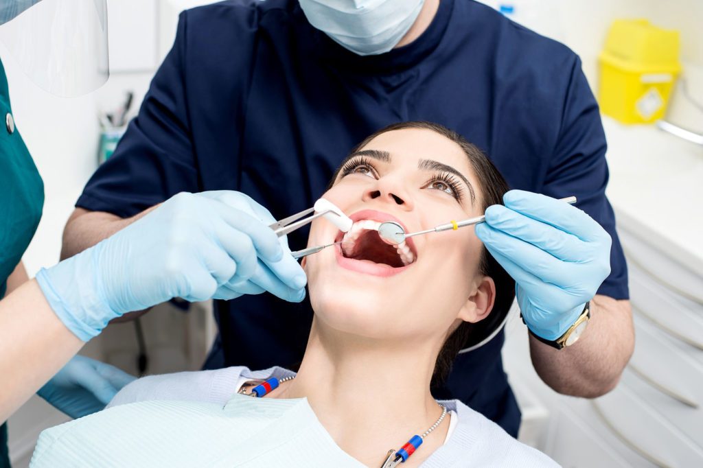 Teeth care in adolescents