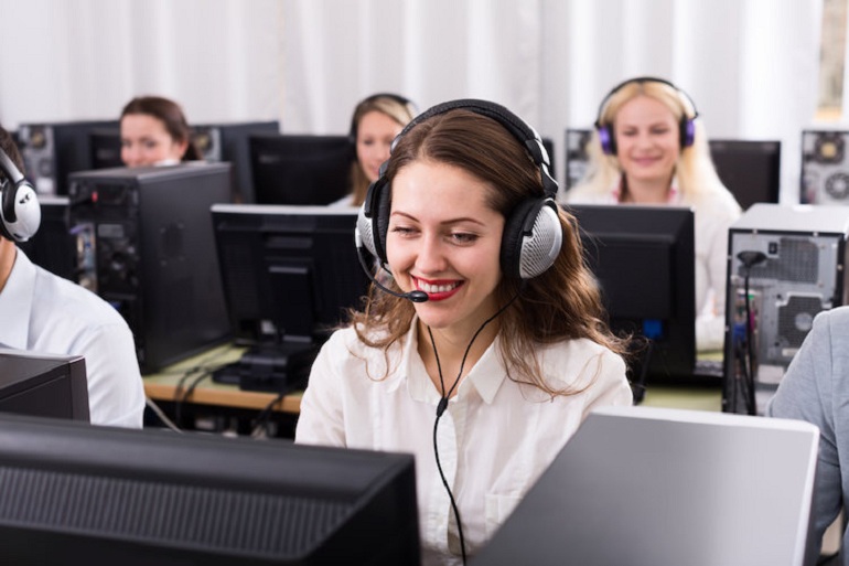 How Can Outsourced Call Centers Reduce Customer Churn?