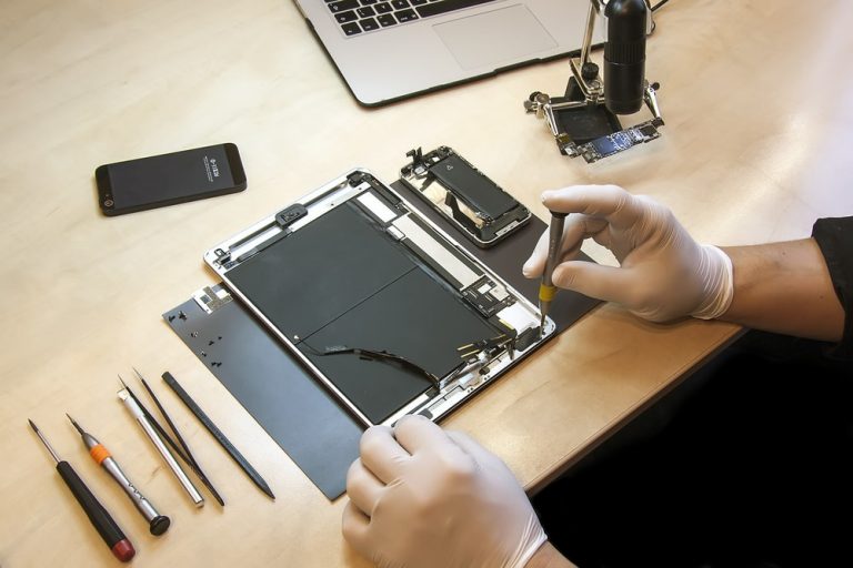 iPhone Repair Shop in Edinburgh Fix a Damaged Motherboard