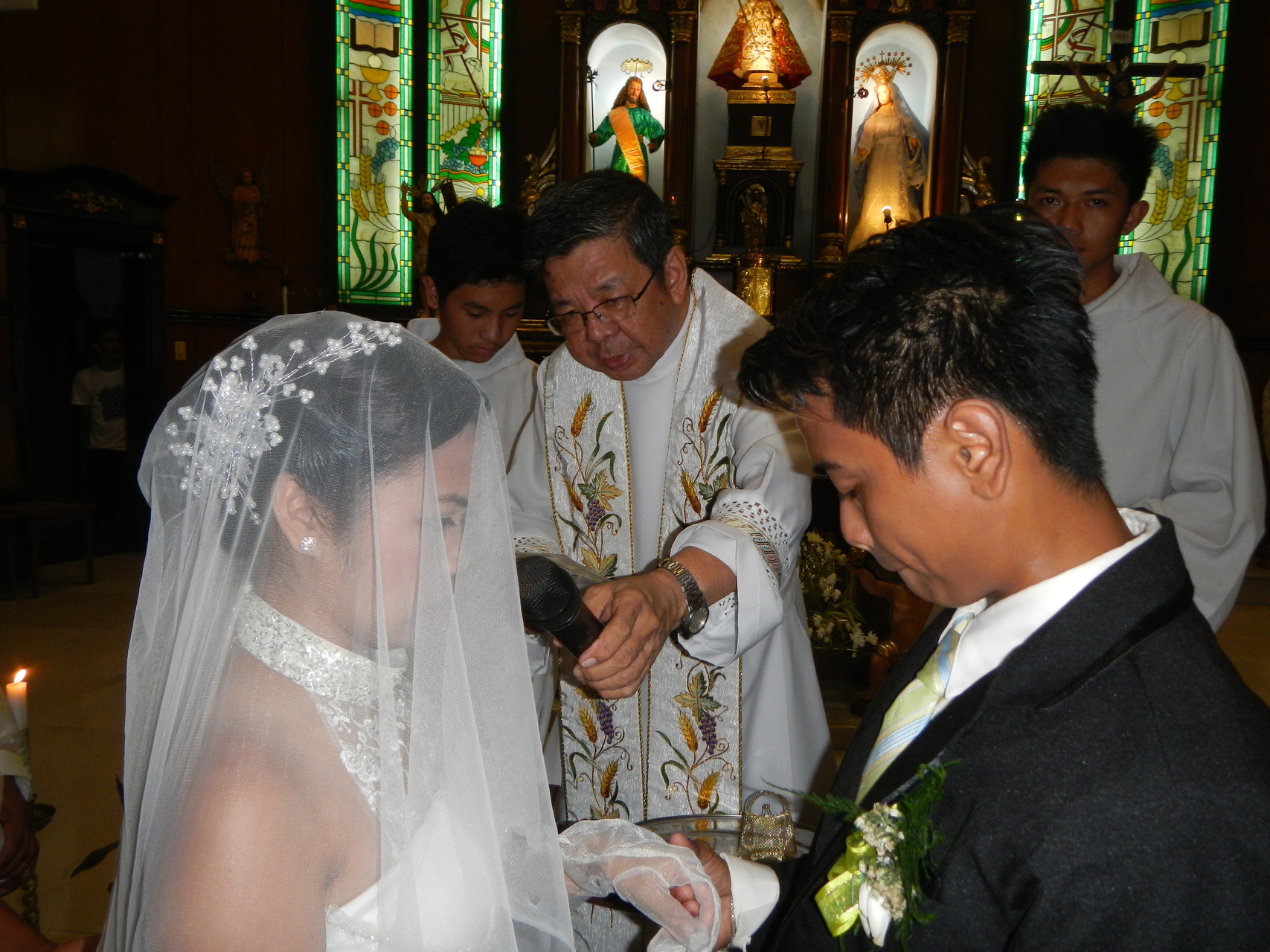 9612jfWedding_ceremonies_in_the_Philippines_12-1