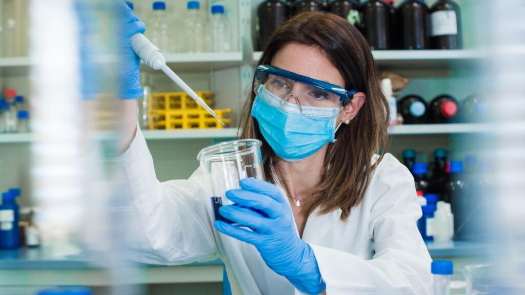 How to Choose Between Chemical and Non-Chemical Pest Control Methods 