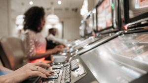 Use a Slot Machine’s Paytable