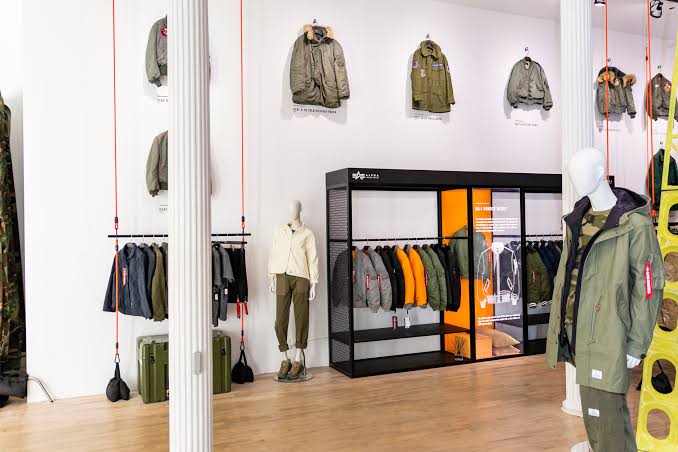 Alpha Industries Pop-Up