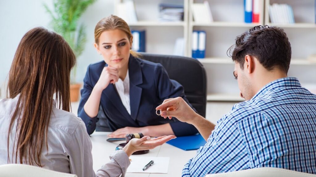 Family Lawyers in Melbourne Help with Divorce