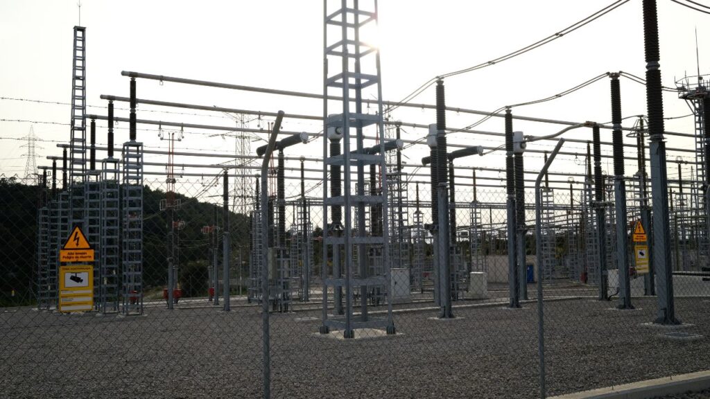 iElectrical large-scale electrical installations