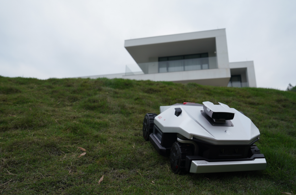 GOKO M6 vs Worx Landroid Vision